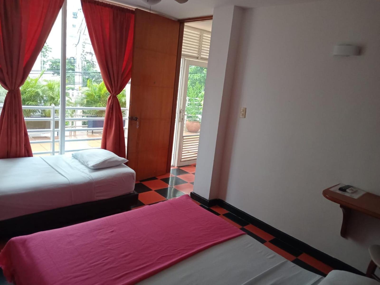 Bahia Plaza 3*