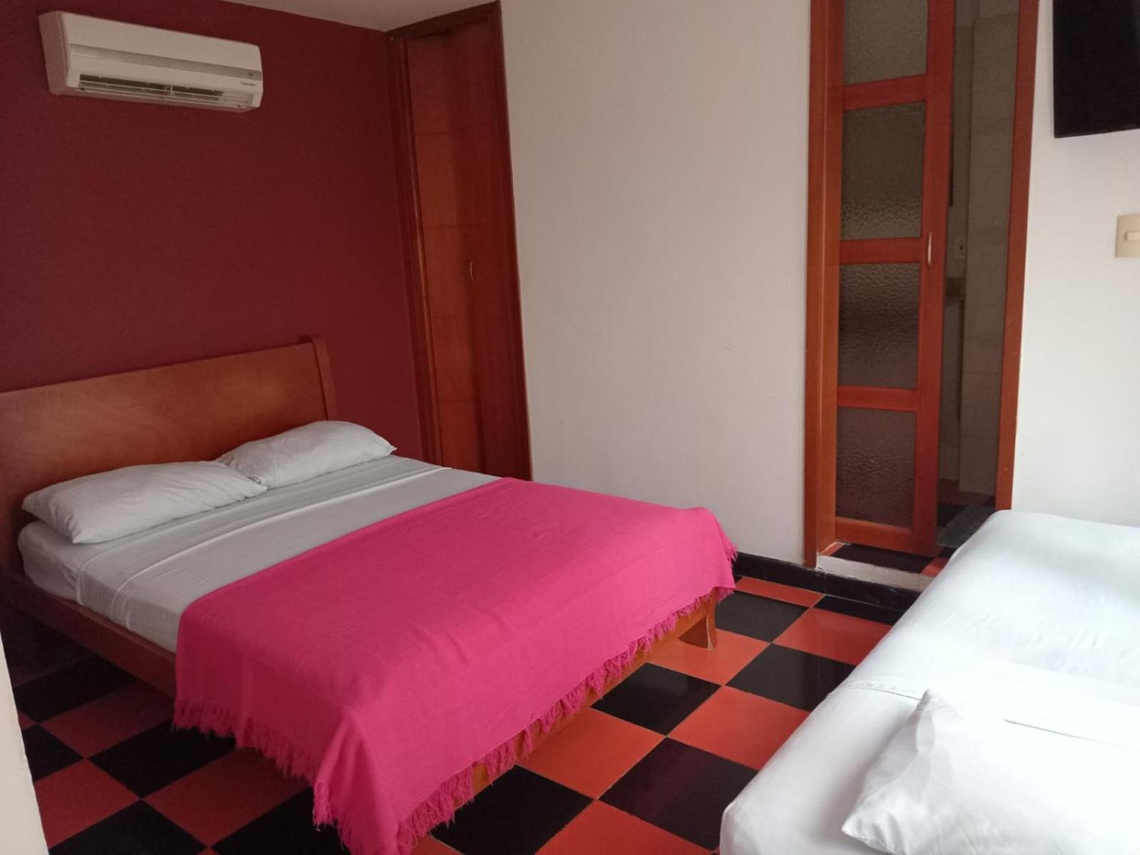 Bahia Plaza Hotel 3*